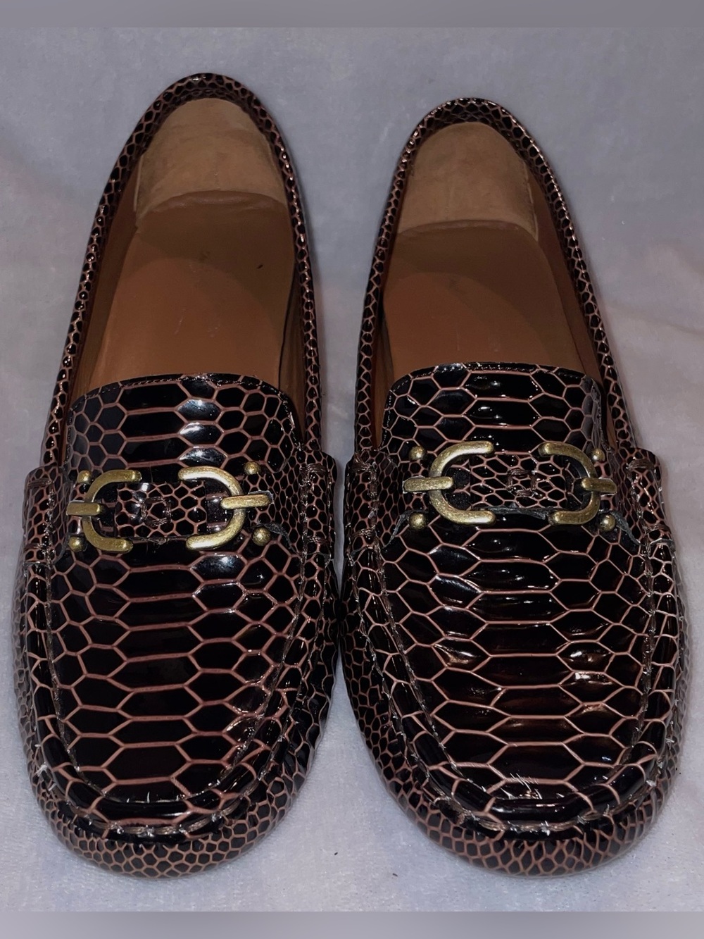 Donald J Pliner NWOT Women Size 10 Viky Brown Patent Snake Embossed Loafers Flat - Picture 2 of 13
